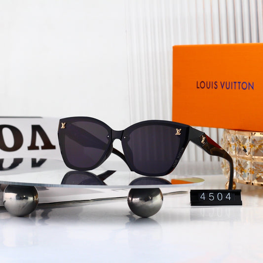 Cat-Eye Sunglasses with Side Metal Logo 4504