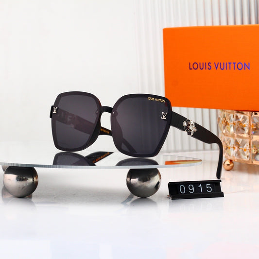 Oversized Sunglasses with Diamond Flower 0915