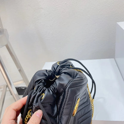 Wavy Bucket Chain Bag