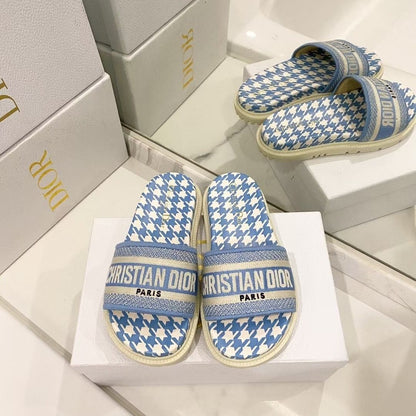 Houndstooth Embossed Slipper Sandals