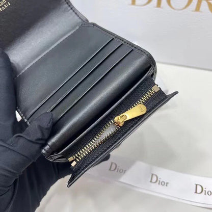 Oblique Saddle Wallet