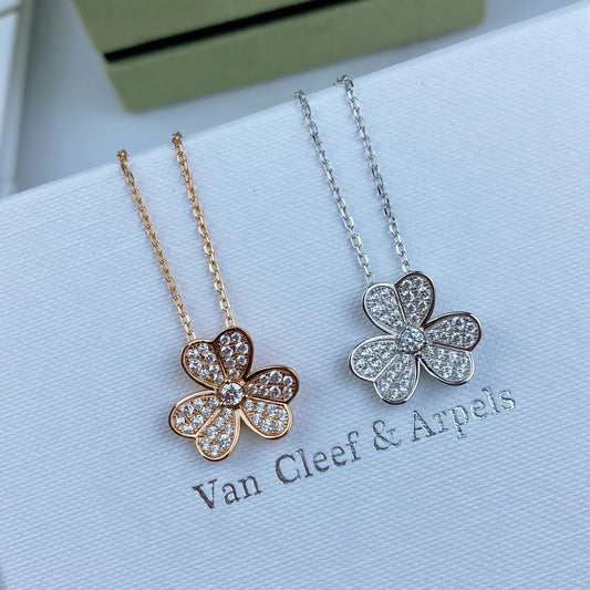Clover Full Diamond Necklace
