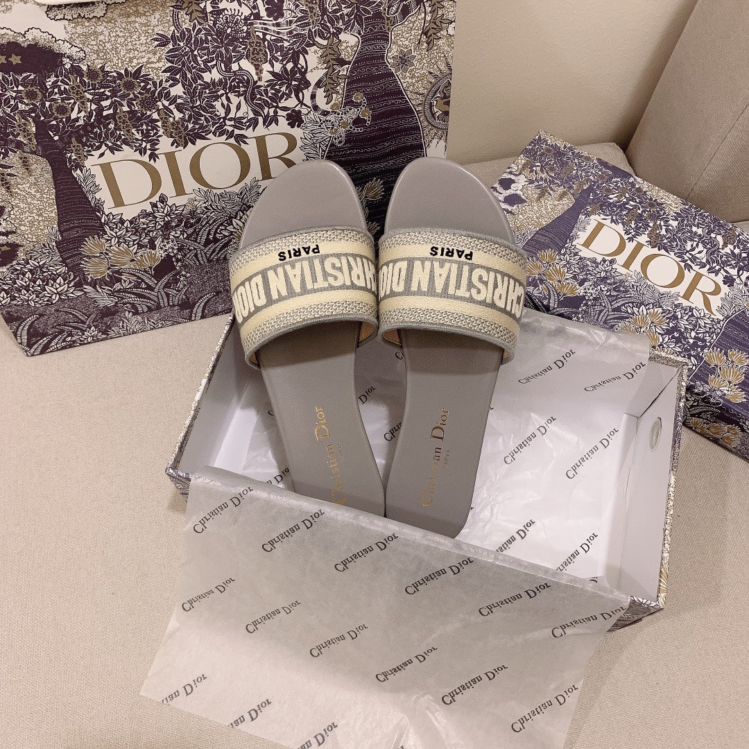 Classic Women's Solid Color Embroidery Slippers