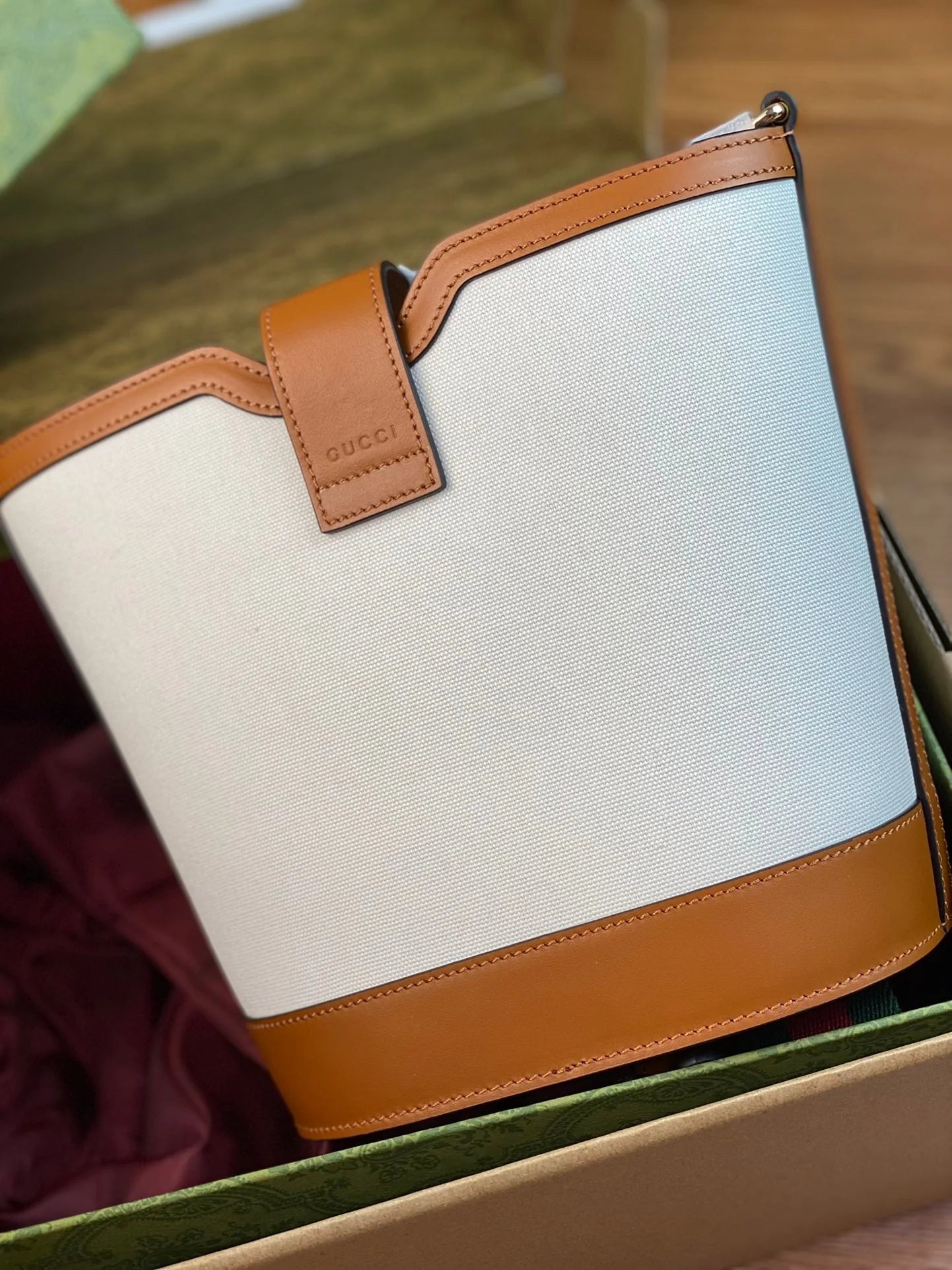 BUCKET SHOULDER BAG