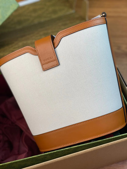 BUCKET SHOULDER BAG