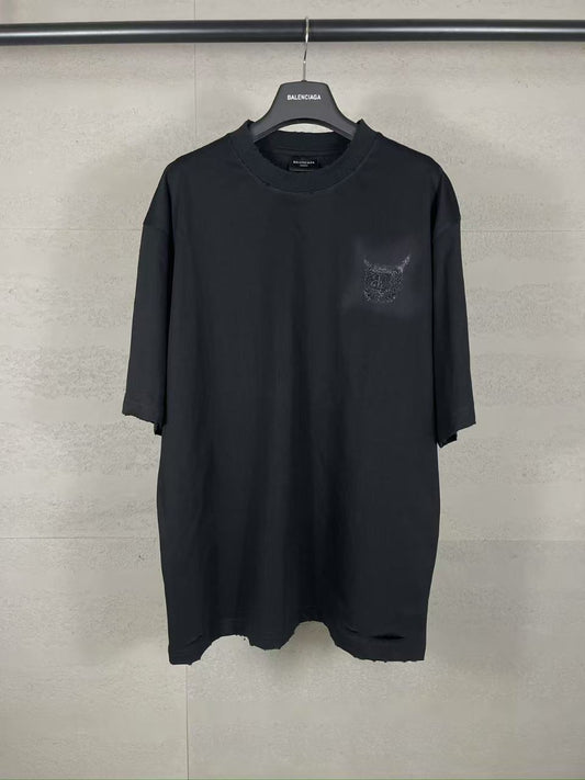 Classic pattern graffiti embroidery t-shirt