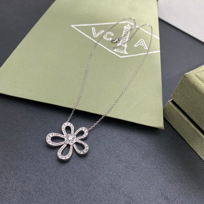 Flowerlace Pendant Cutout Necklace