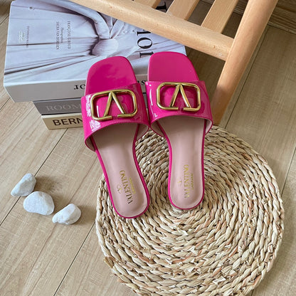 V Buckle Flat Slippers