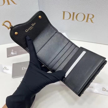 Oblique Saddle Wallet